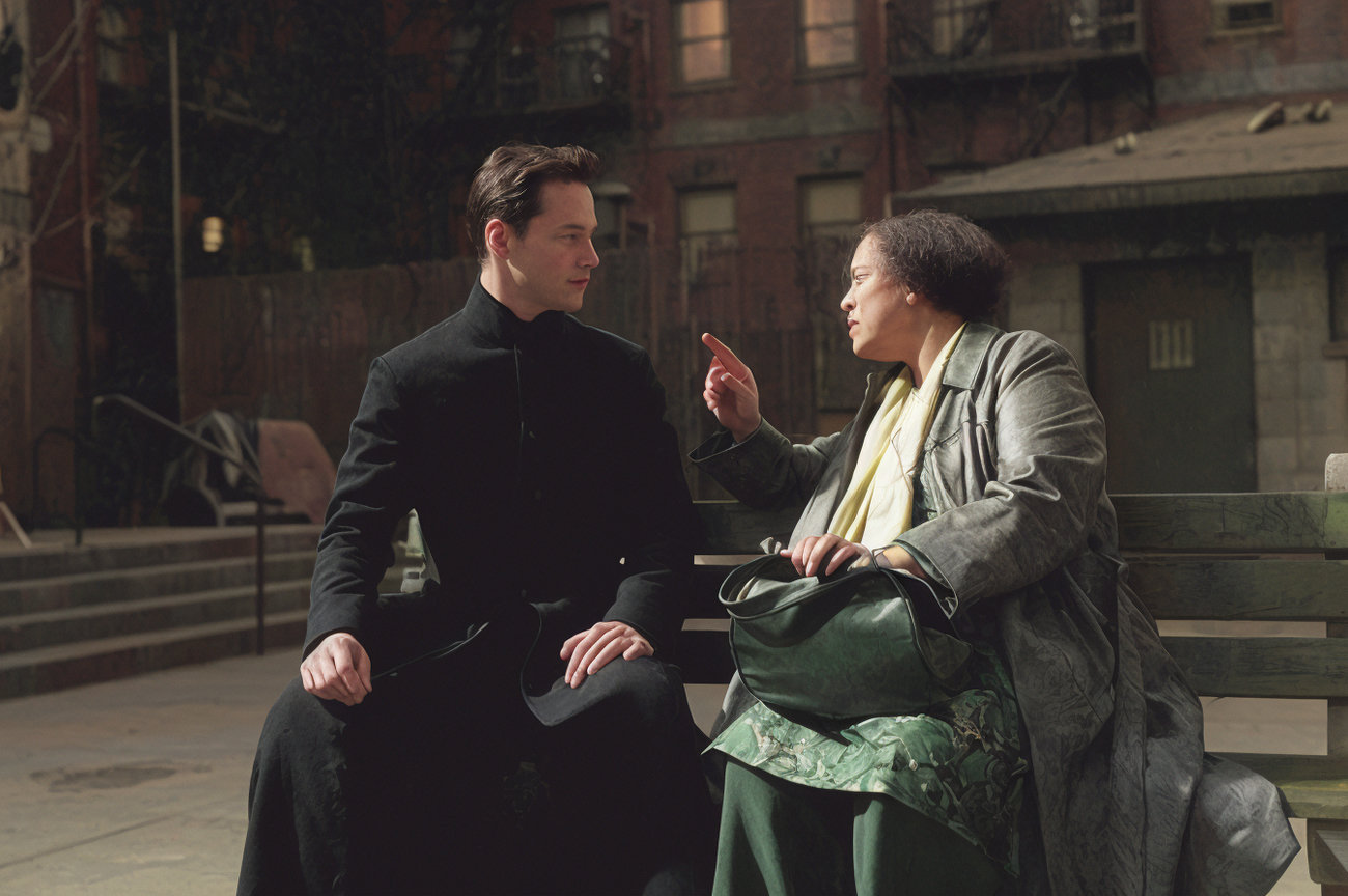 The Oracle speaking with Neo